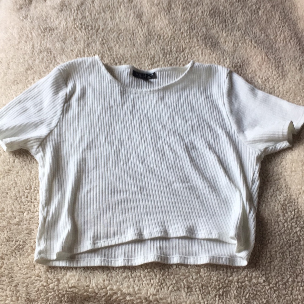 Cropped white ribbed top